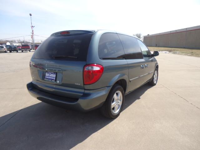 2005 Dodge Caravan S