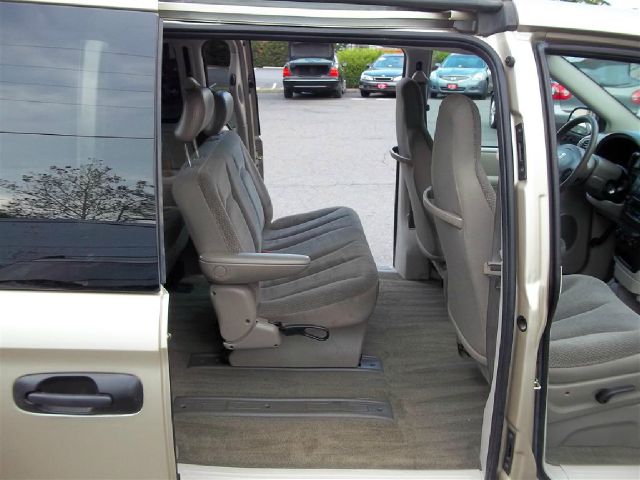 2005 Dodge Caravan SE