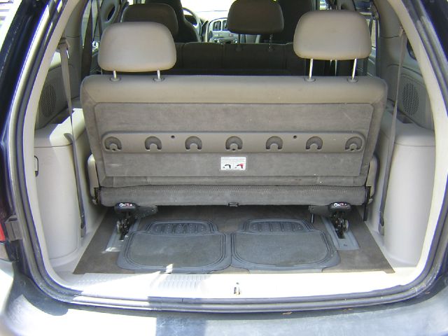 2005 Dodge Caravan SE