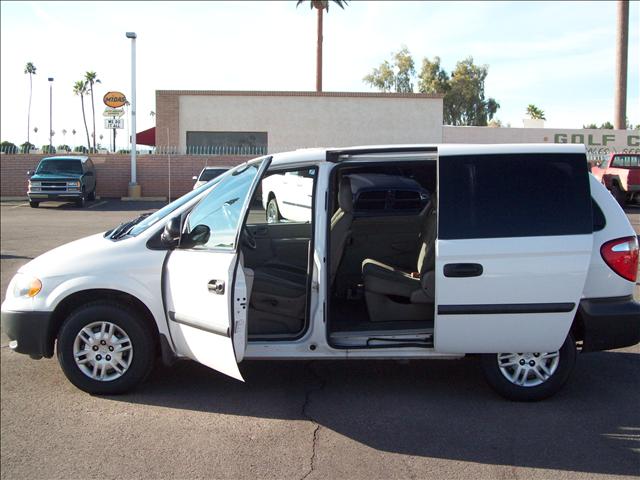 2005 Dodge Caravan SE