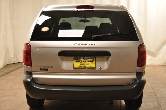 2005 Dodge Caravan SE