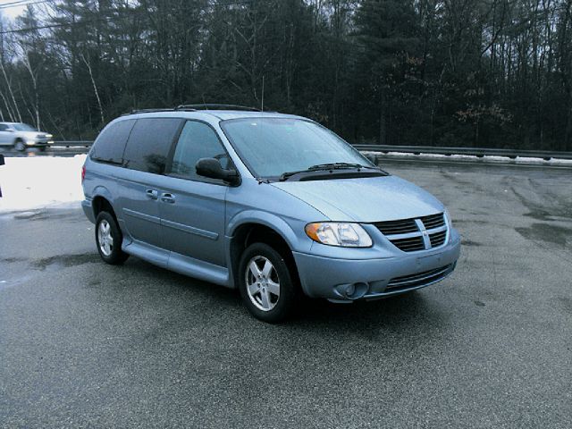 2006 Dodge Caravan 4dr Sdn I4 Man LE (natl)