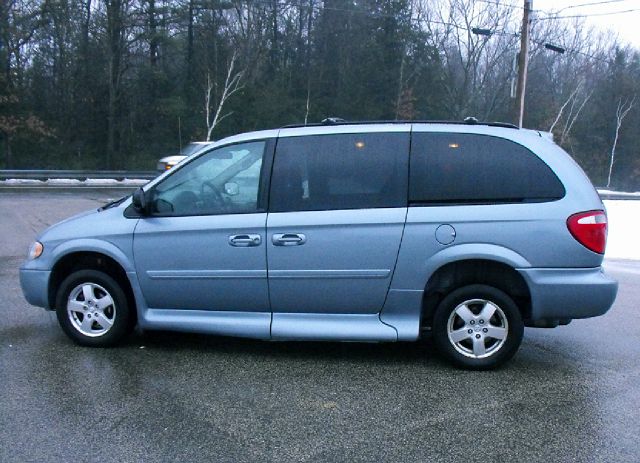 2006 Dodge Caravan 4dr Sdn I4 Man LE (natl)