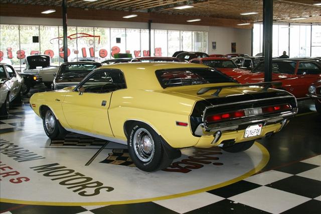 1970 Dodge Challenger SR5 Double Cab TRD 4x2