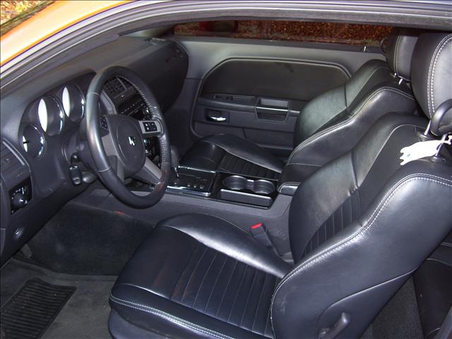 2009 Dodge Challenger SLT 25