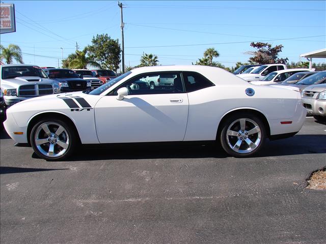 2009 Dodge Challenger SLT 25