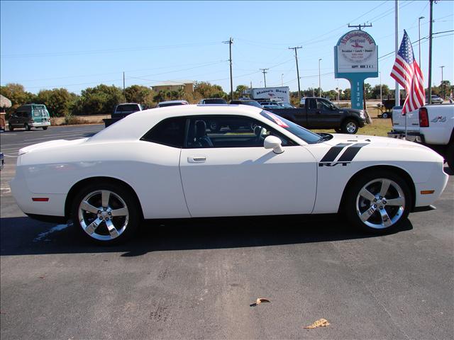 2009 Dodge Challenger SLT 25