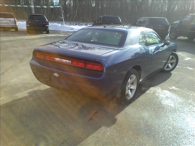 2009 Dodge Challenger 4WD Crew Cab 153 LTZ