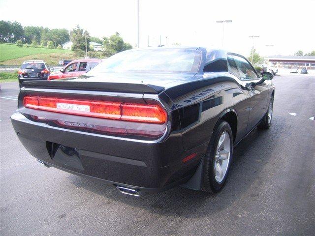 2009 Dodge Challenger SLT 25