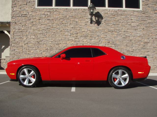 2009 Dodge Challenger FWD 4dr SL SUV