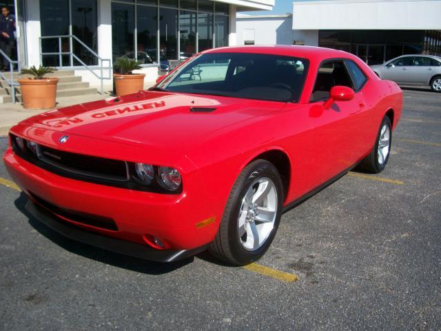 2009 Dodge Challenger 4dr Wgn SE