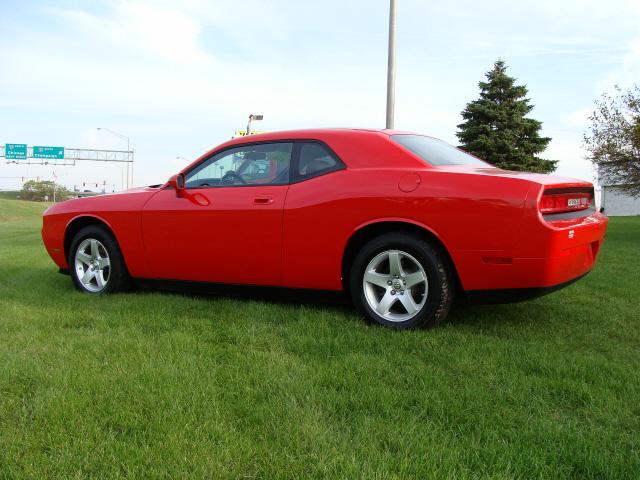 2009 Dodge Challenger SE