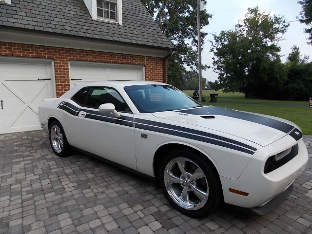 2009 Dodge Challenger Deluxe Convertible