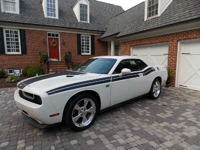 2009 Dodge Challenger Deluxe Convertible