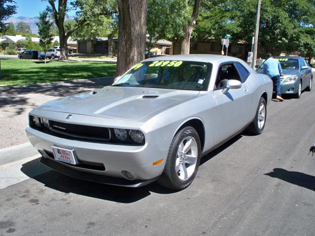 2009 Dodge Challenger SE