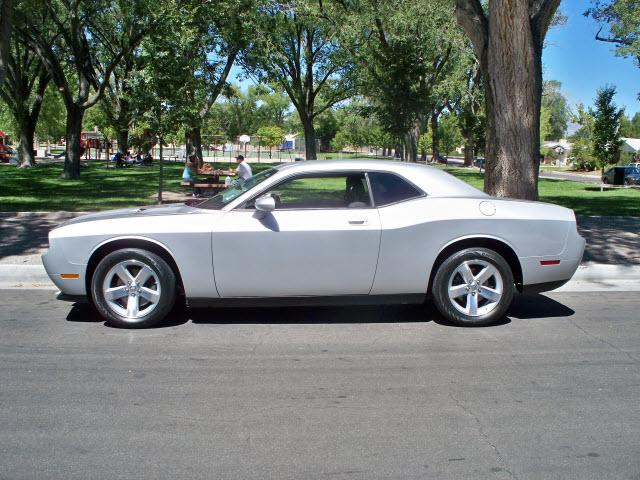 2009 Dodge Challenger SE