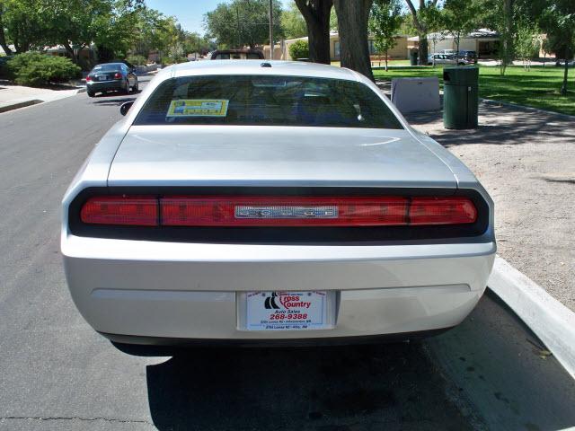 2009 Dodge Challenger SE