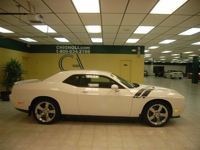 2009 Dodge Challenger SLT 25