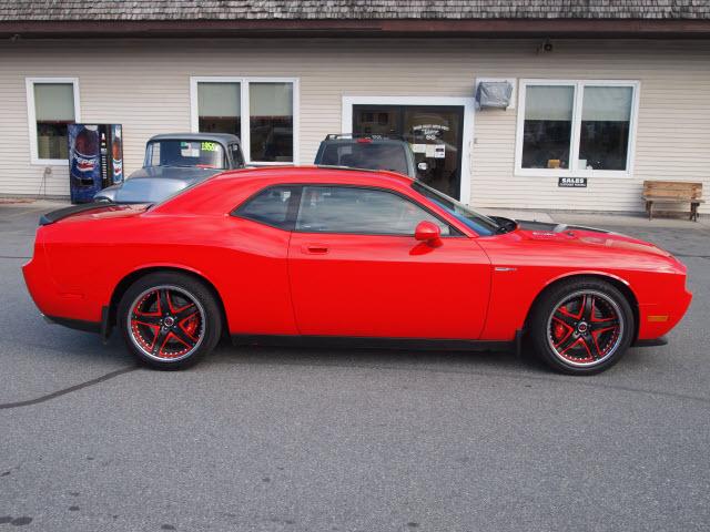 2009 Dodge Challenger FWD 4dr SL SUV