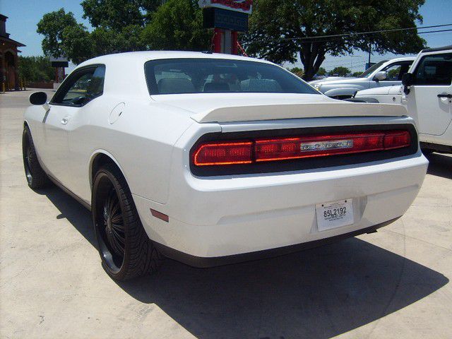 2010 Dodge Challenger SE