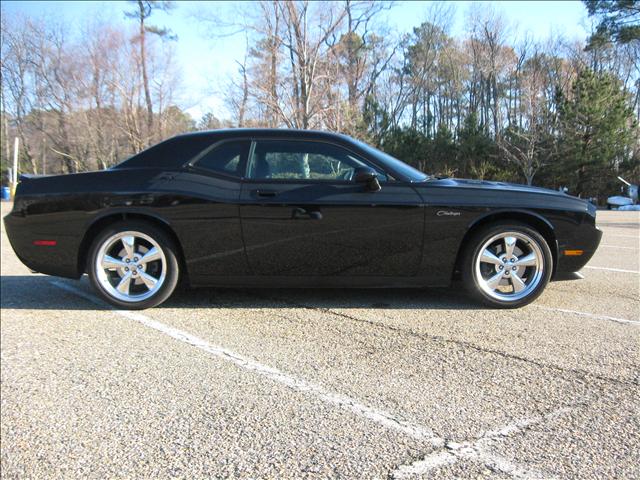 2010 Dodge Challenger LE Must Seedrive