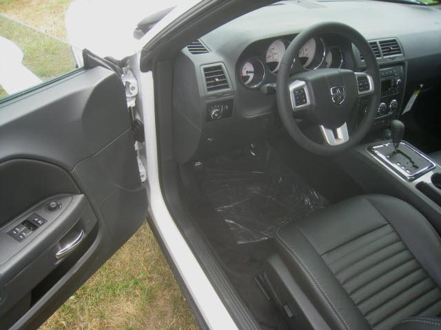 2011 Dodge Challenger MOON Roofsunroofalloys Hatchback