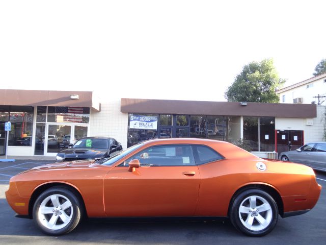 2011 Dodge Challenger SE