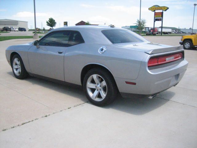 2011 Dodge Challenger SE