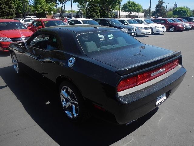 2013 Dodge Challenger Unknown