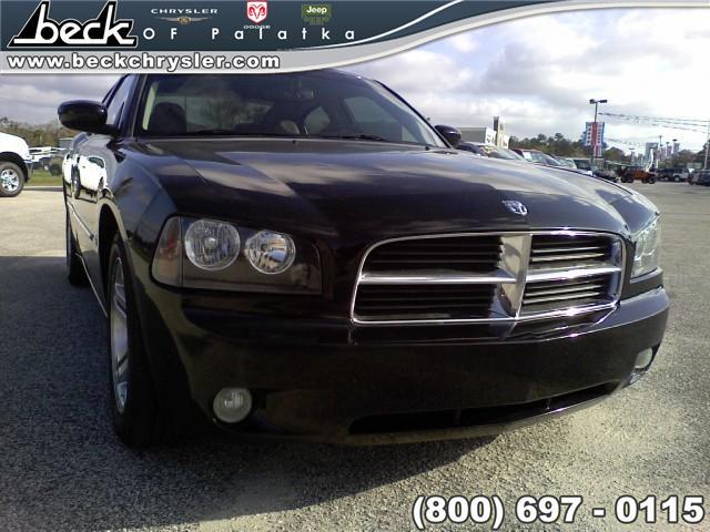 2006 Dodge Charger 4dr Quad Cab 160.5 WB 4WD SLT