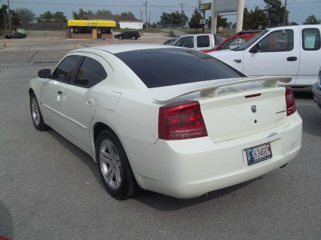 2006 Dodge Charger Base