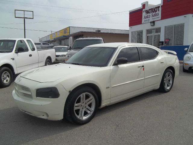 2006 Dodge Charger Base