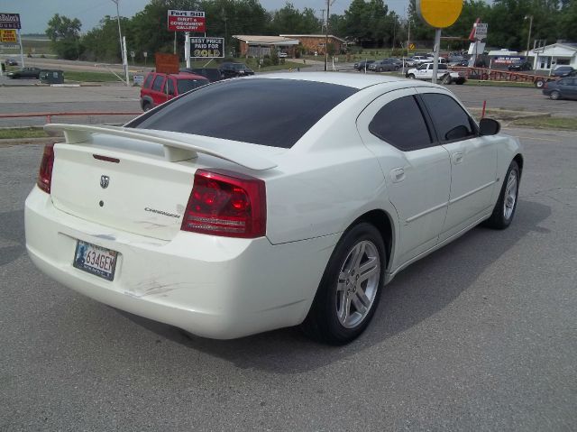 2006 Dodge Charger Base