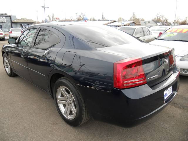 2006 Dodge Charger SE