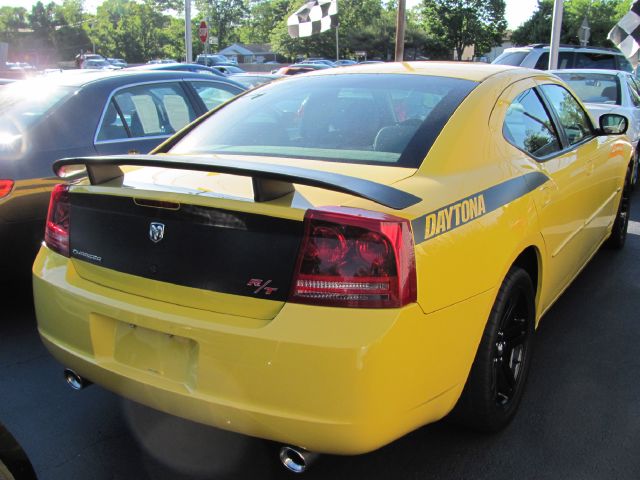 2006 Dodge Charger QUAD CAB CREW