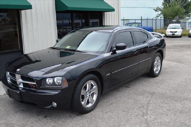 2007 Dodge Charger LTW/ Captain Chairs