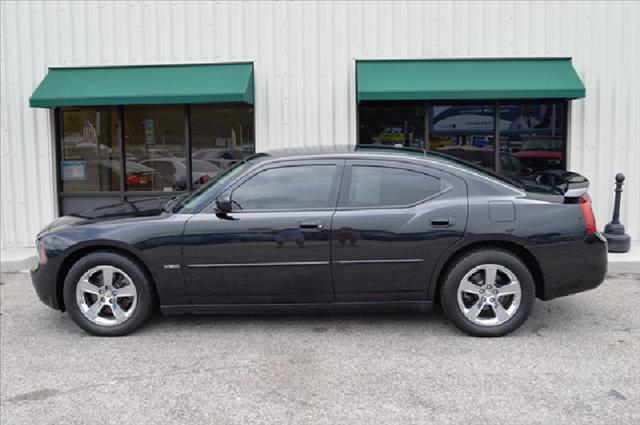 2007 Dodge Charger LTW/ Captain Chairs