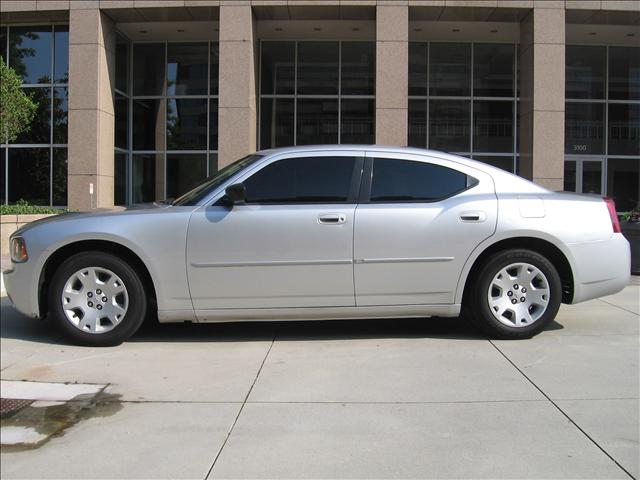 2007 Dodge Charger 4WD Crew Cab SLE