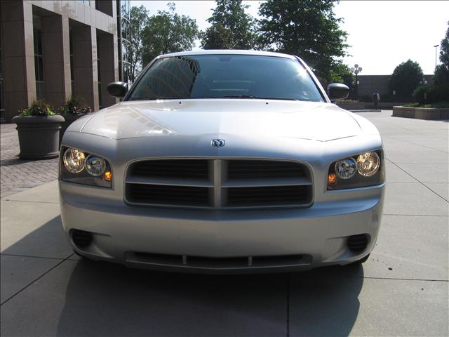 2007 Dodge Charger 4WD Crew Cab SLE