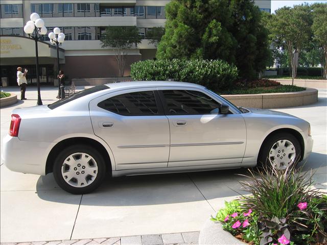 2007 Dodge Charger 4WD Crew Cab SLE