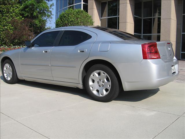 2007 Dodge Charger 4WD Crew Cab SLE