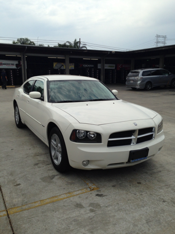 2010 Dodge Charger 3.2