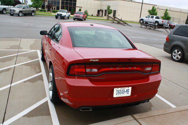 2011 Dodge Charger Sport -5 Speed-stick-4x4