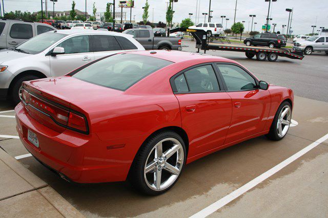 2011 Dodge Charger Sport -5 Speed-stick-4x4