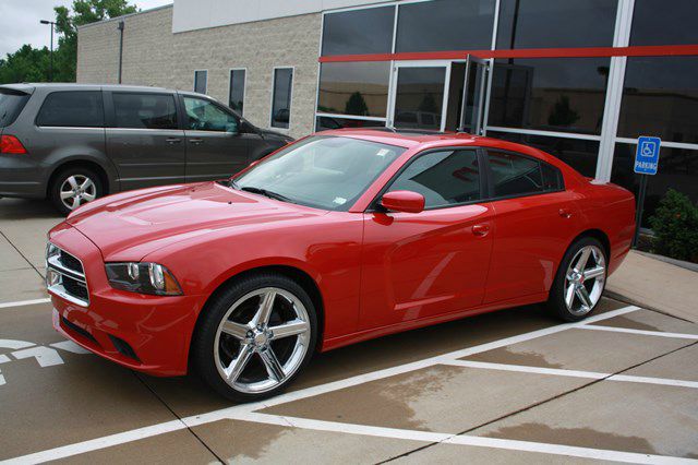 2011 Dodge Charger Sport -5 Speed-stick-4x4