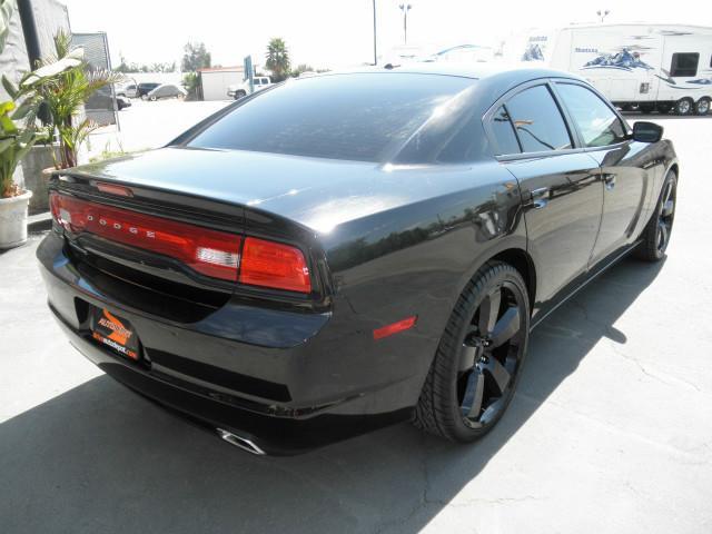 2012 Dodge Charger SE