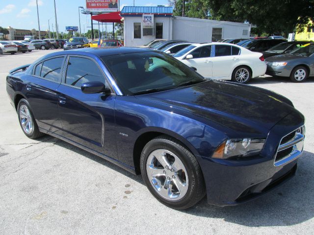 2013 Dodge Charger Crewcab 4X4 Kingranch