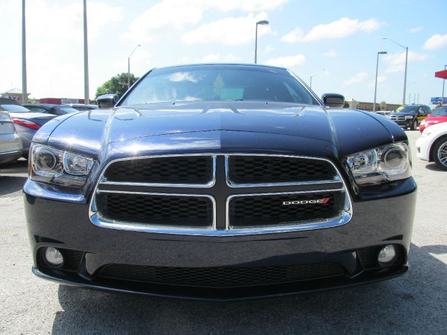 2013 Dodge Charger Crewcab 4X4 Kingranch