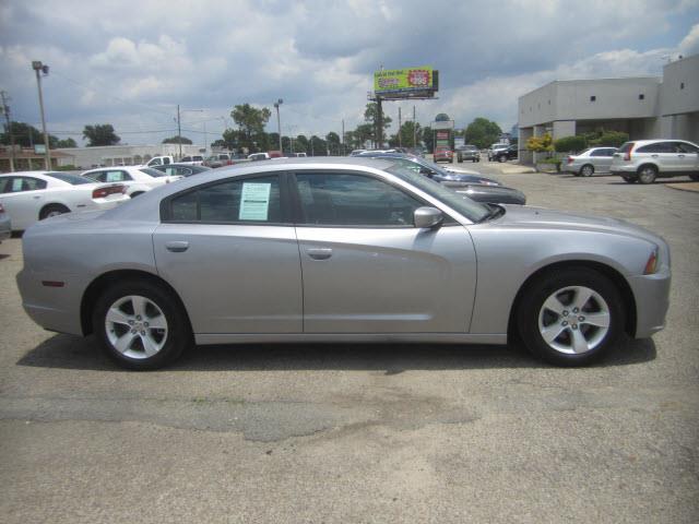 2013 Dodge Charger SE