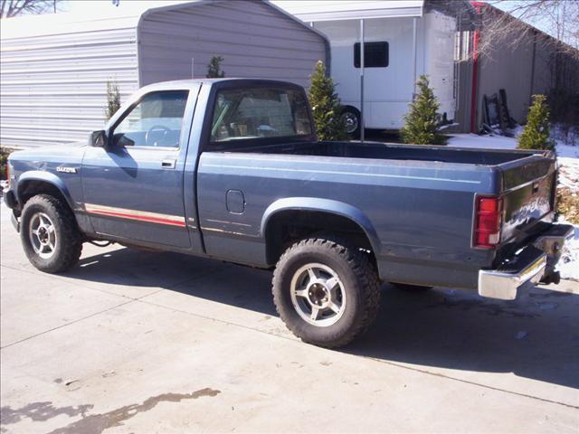 1989 Dodge Dakota Base